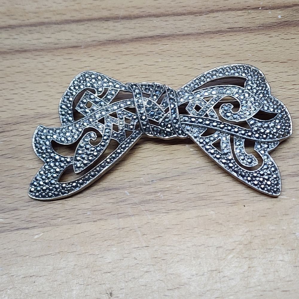 Vintage Brooch Silver Rhinestone Ribbon Bow